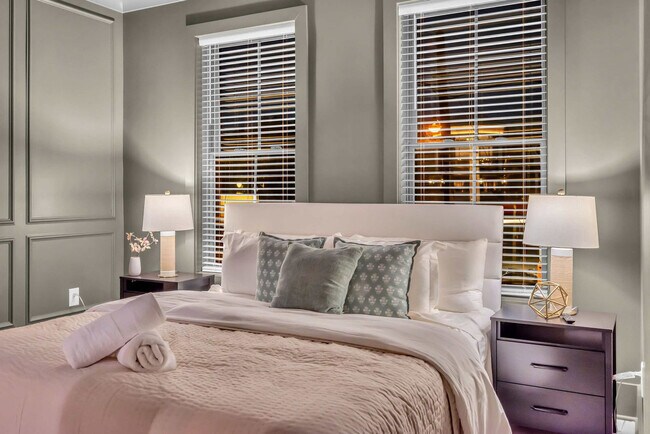 Building Photo - 1701 Portland Ave