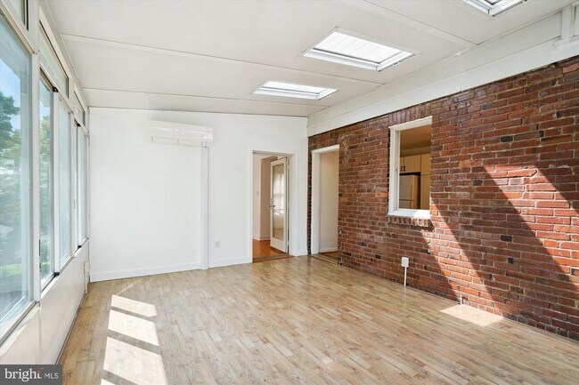 Building Photo - 2505 N Powhatan St