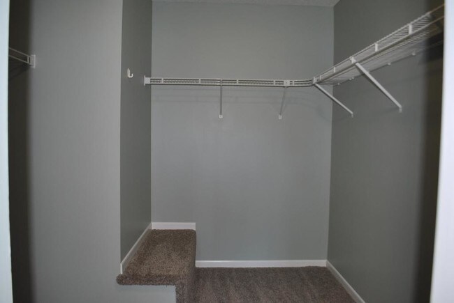 Building Photo - 9305 Turnberry Alcove