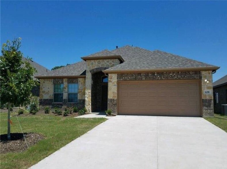 Building Photo - 638 Teakwood Dr