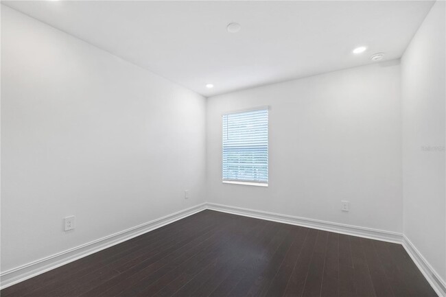 Building Photo - 4511 S Manhattan Ave