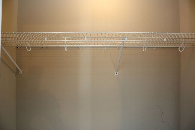 Building Photo - 3 Bedroom House close to Town!