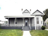 Building Photo - Prime Location, Endless Potential 3BR/1BA Haven