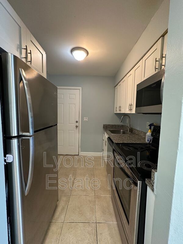 Building Photo - 4233 Pine Drop Ln