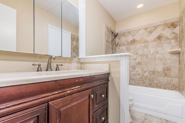 Building Photo - 14447 Cool Oak Ln