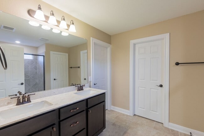 Building Photo - 1605 Constanta Dr