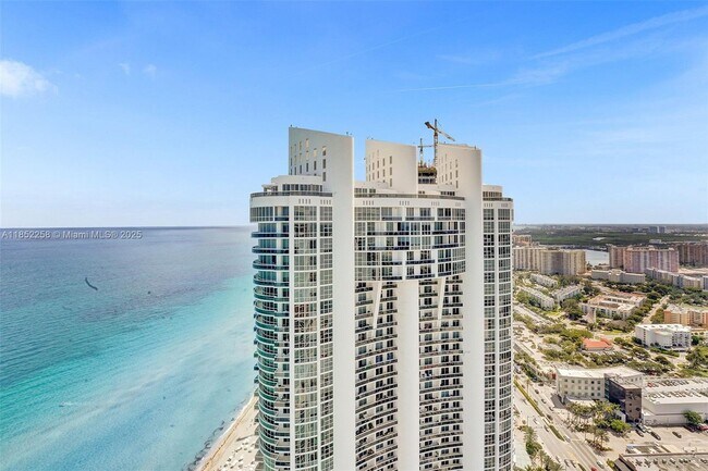 Primary Photo - 18201 Collins Ave