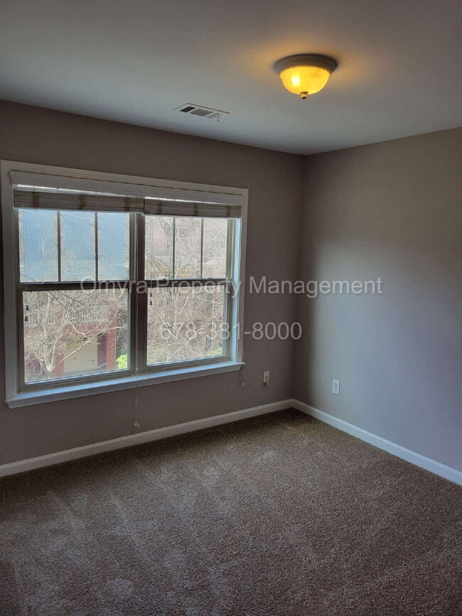 Building Photo - Beautiful Townhome steps away from the Beltline!