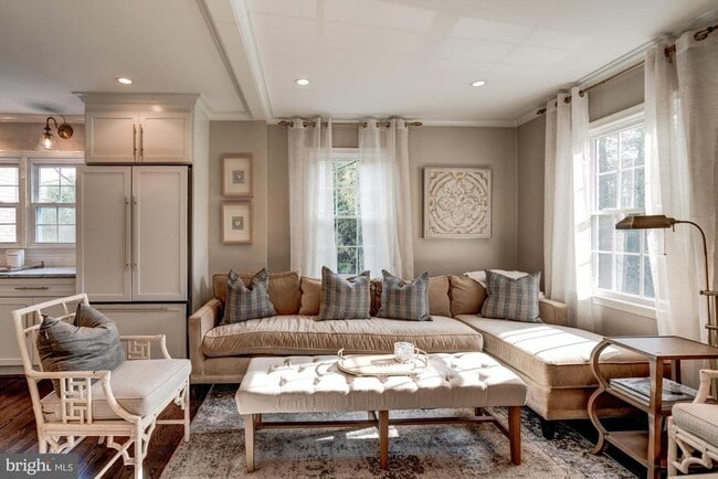 Building Photo - 5703 Brookside Dr