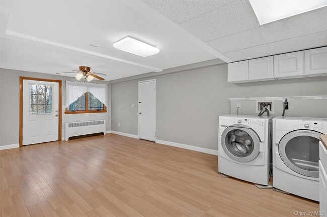 Building Photo - 350 Spring St