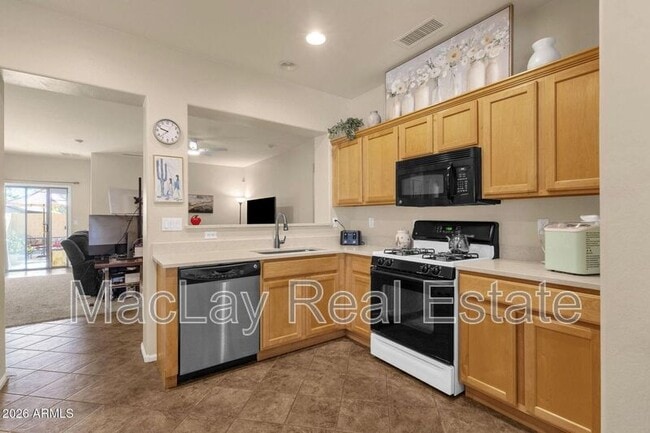 Building Photo - 18337 N Soft Wind Dr