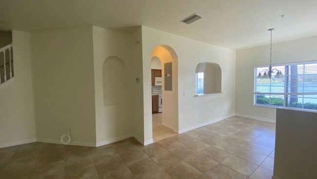 Building Photo - Gorgeous Light & Bright 3 Bedroom 2.5 Bath Townhome Corner Unit!!