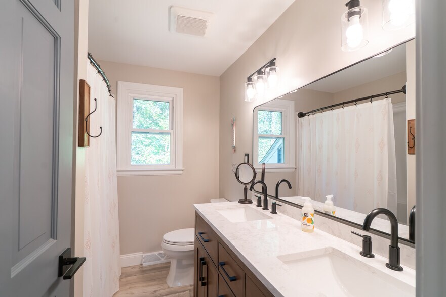 2nd Bathroom - 2778 Albany Ave