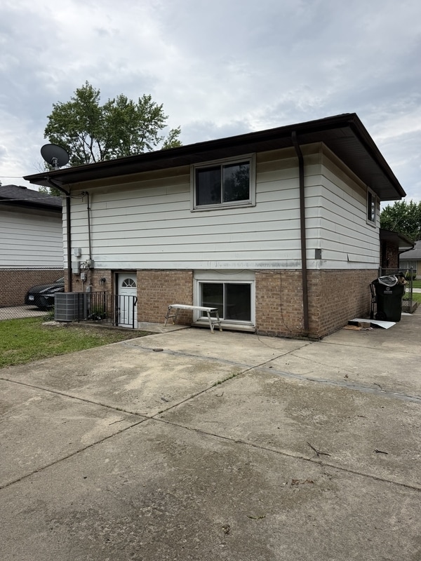 Building Photo - 14429 Sanderson Ave