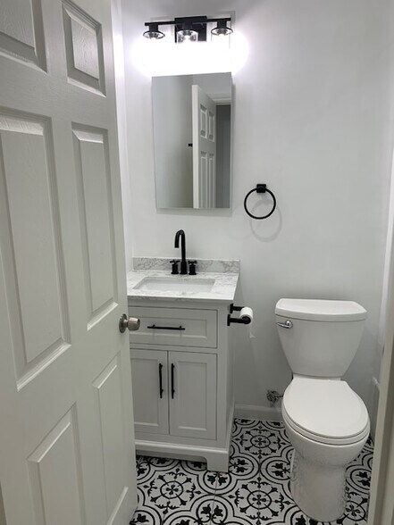 Building Photo - 1260 N Detroit St