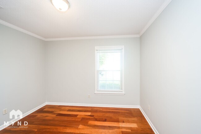 Building Photo - 8464 Buckhurst Rd