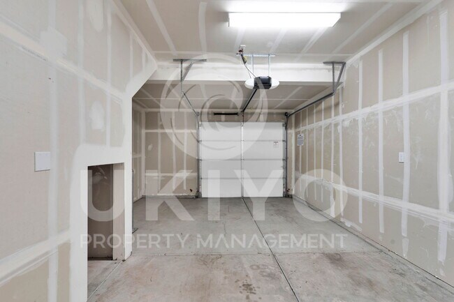 Building Photo - 588 Pawnee Ln
