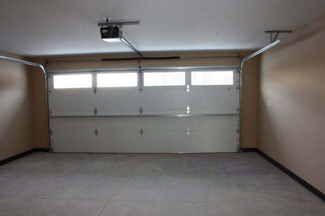 Building Photo - 235 3rd St SE