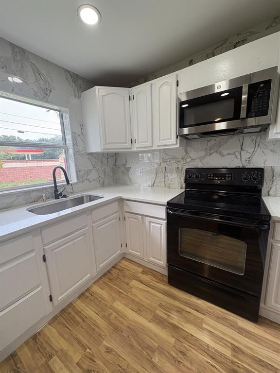 Building Photo - 821 S Solandra Dr