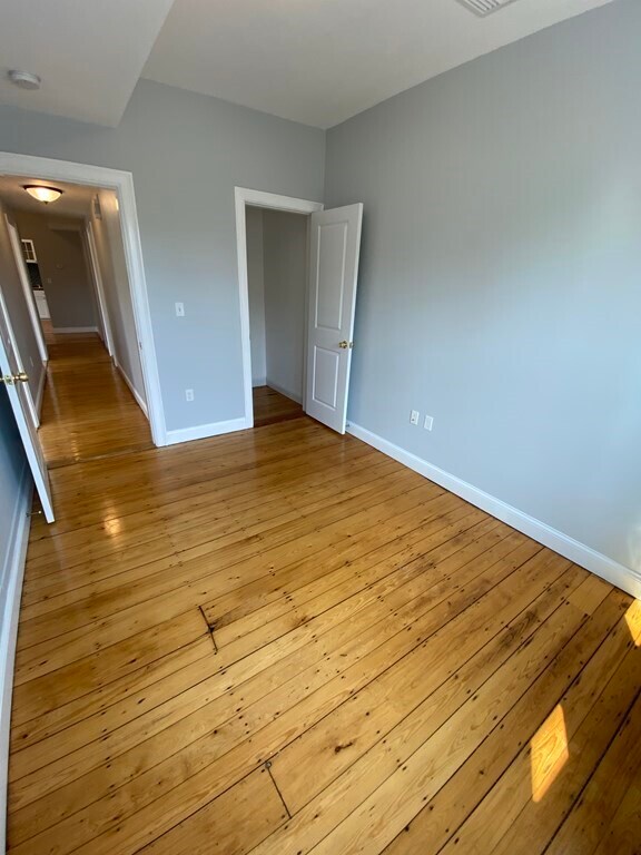 Building Photo - 3 Bellevue St