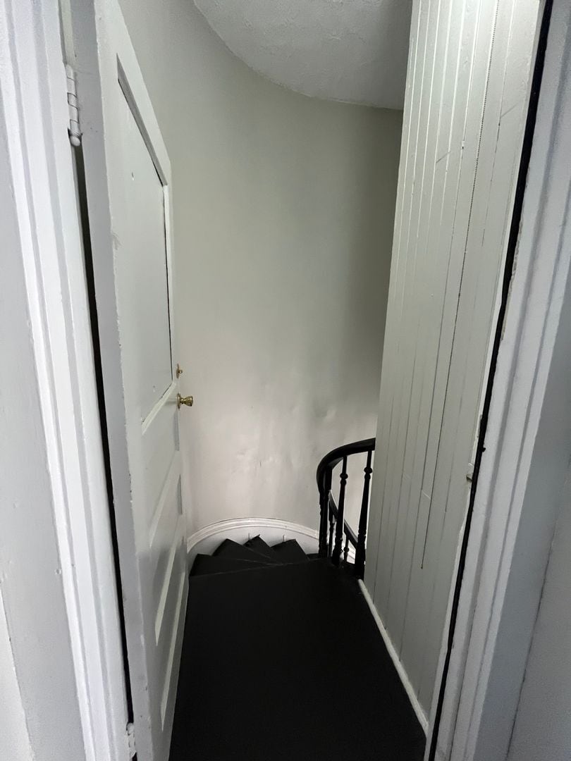 Building Photo - 216-218 Tinkler St