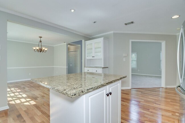 Building Photo - 486 Granite Point