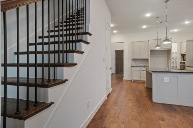 Building Photo - 6 Clearview Terrace Pl