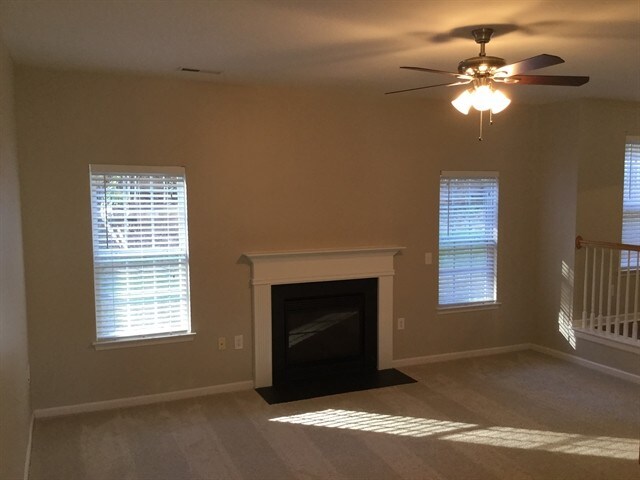 Building Photo - 5223 Sunriver Rd