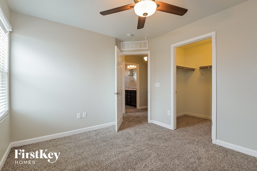 Building Photo - 12191 E Metz Dr