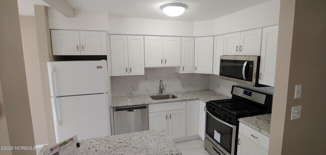 Building Photo - 161 Penn Ct