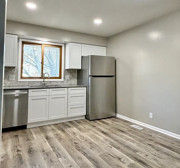 Building Photo - 6718 S 87th St