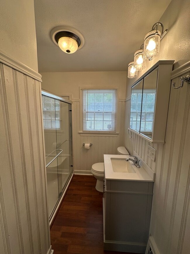 Building Photo - 2 BEDROOMS PLUS BONUS ROOM, 2 BATHROOM, SINGLE FAMILY HOME
