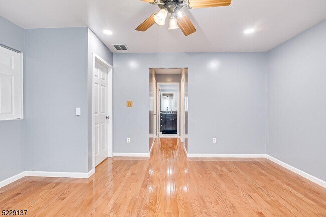 Building Photo - 131 Bonney Ct