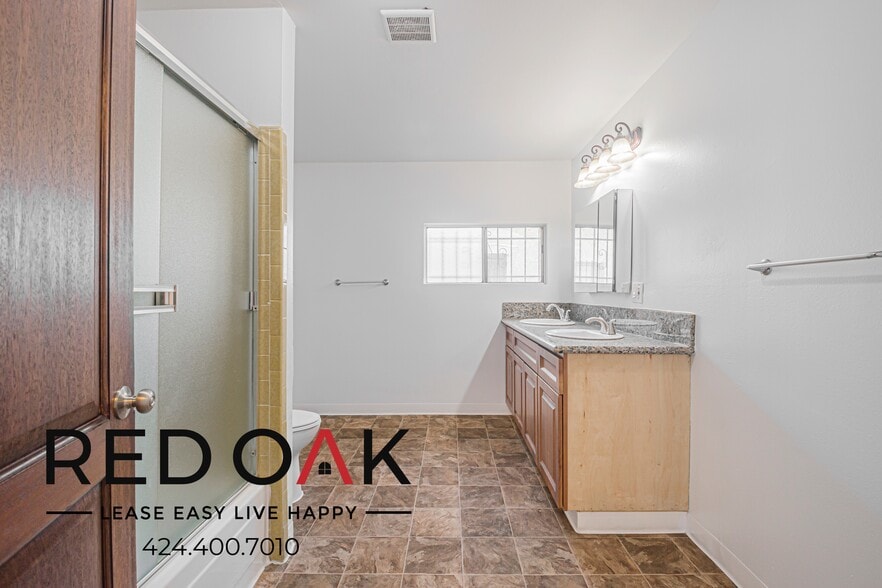 Building Photo - 1309 W 36th Pl