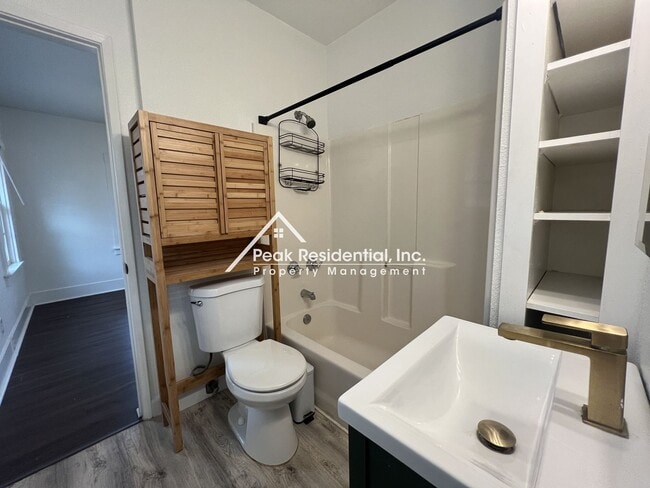 Building Photo - Charming Tahoe Park 2bd/1ba House