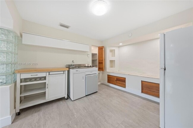 Building Photo - 161 SW 52nd Ct