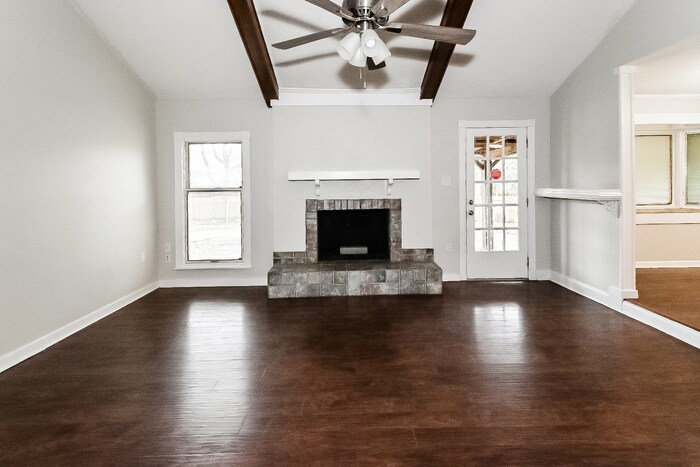 Building Photo - 163 Twin Oaks Dr