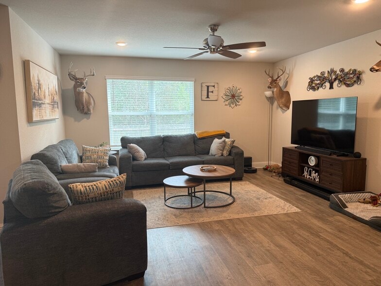 Building Photo - 6439 Eastland Cir