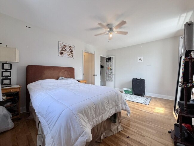 Building Photo - 165 Vroom St