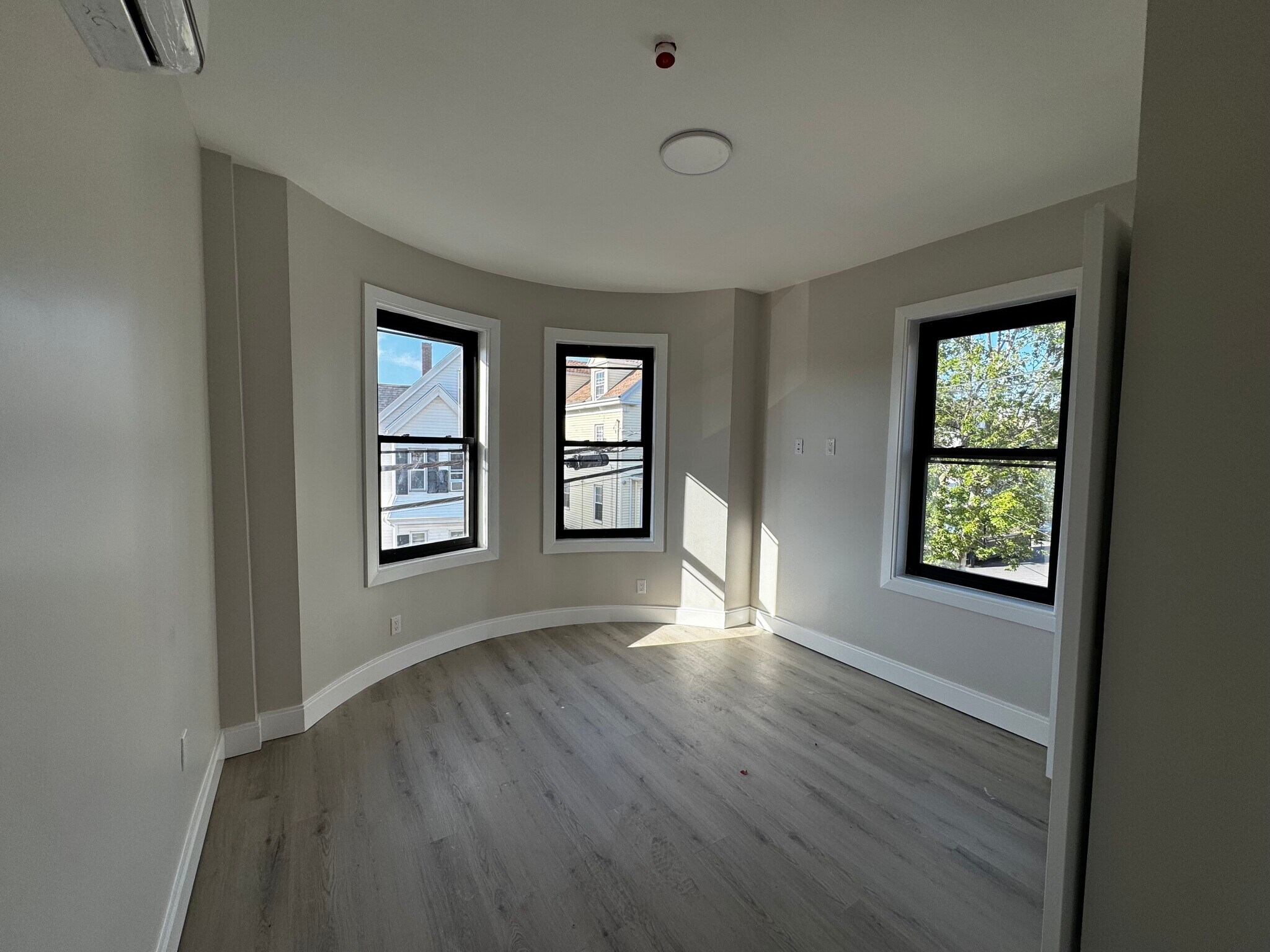 Building Photo - 50 Sachem St