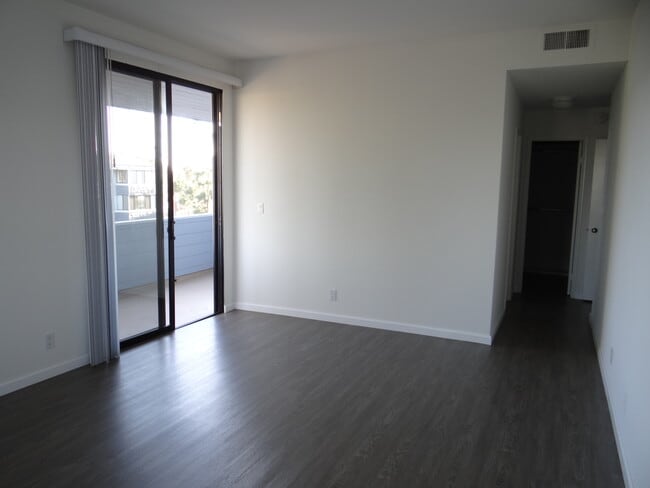 Master Bedroom - 310 Tahiti Way