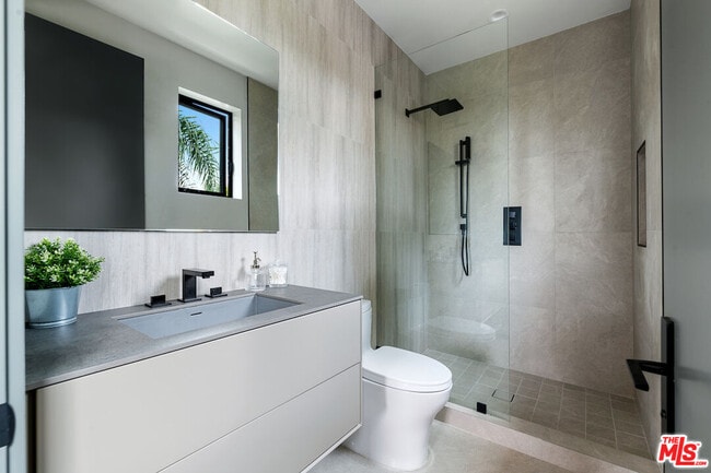 Building Photo - 434 Flores St