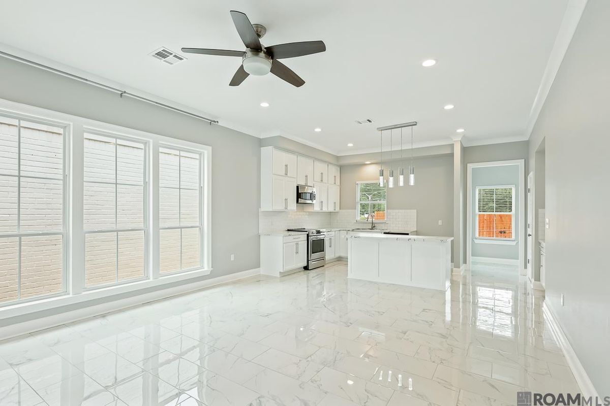 Building Photo - 15513 Fields Creek Ave