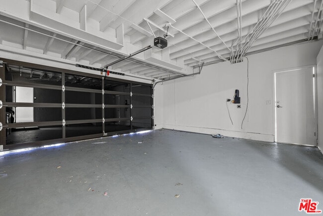 Building Photo - 3453 Green Vista Dr