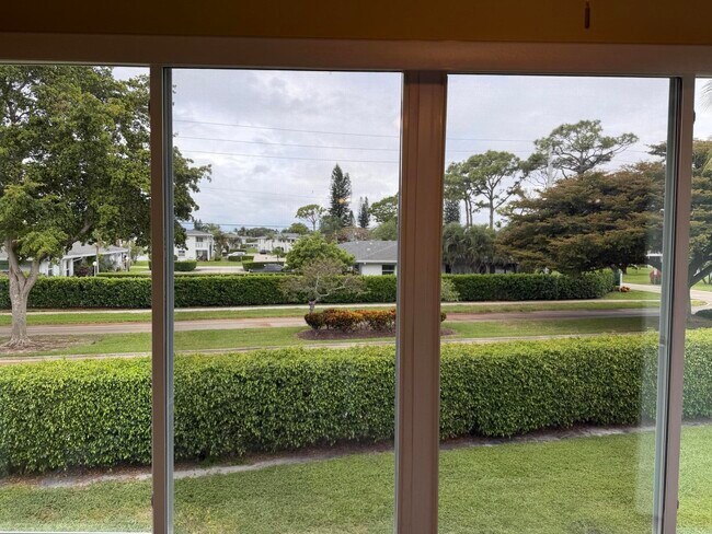 Building Photo - 1121 Cactus Terrace