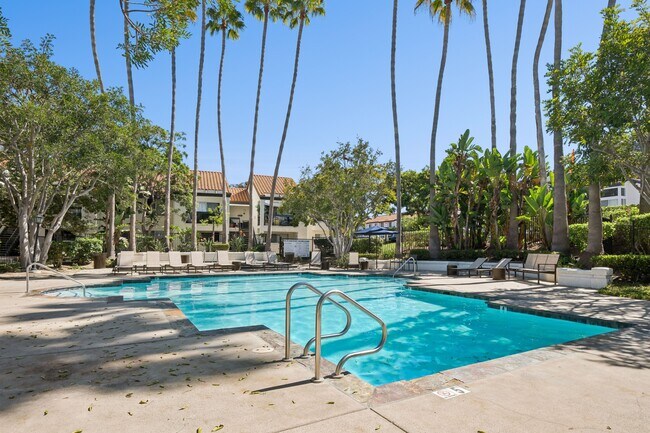 Building Photo - Rancho Del Mar