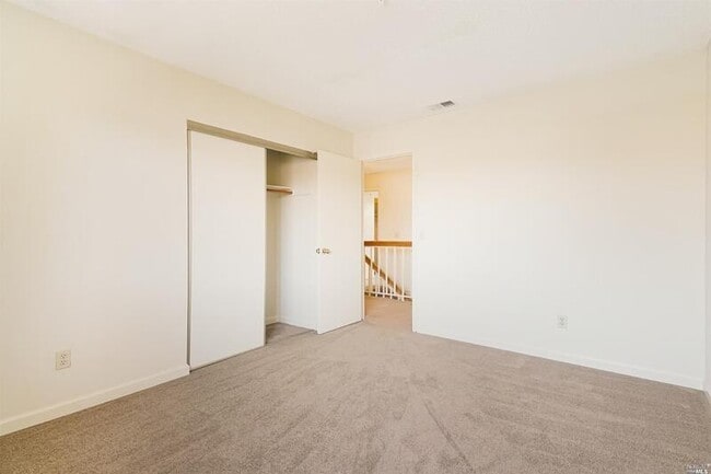 Building Photo - 7 Meridian Cir