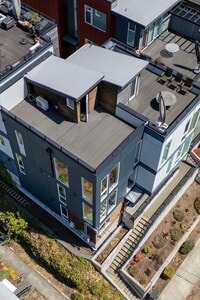 Building Photo - Stunning Columbia City Townhome w/ Views and Air Conditioning