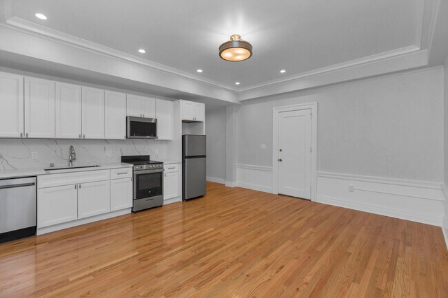 Building Photo - 1369 Hyde