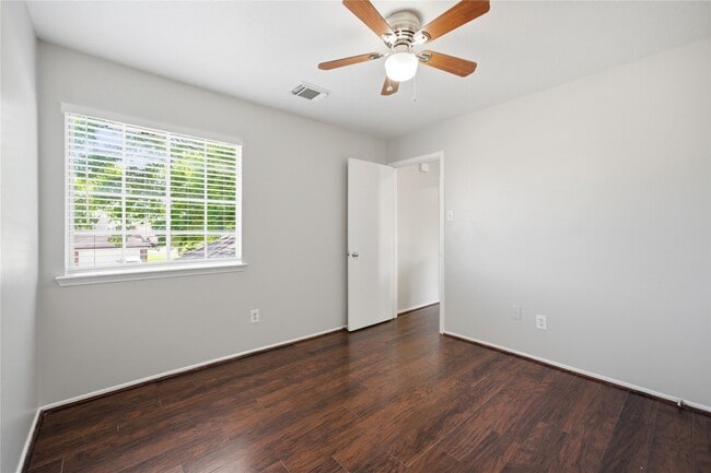 Building Photo - 2034 Greenwest Dr